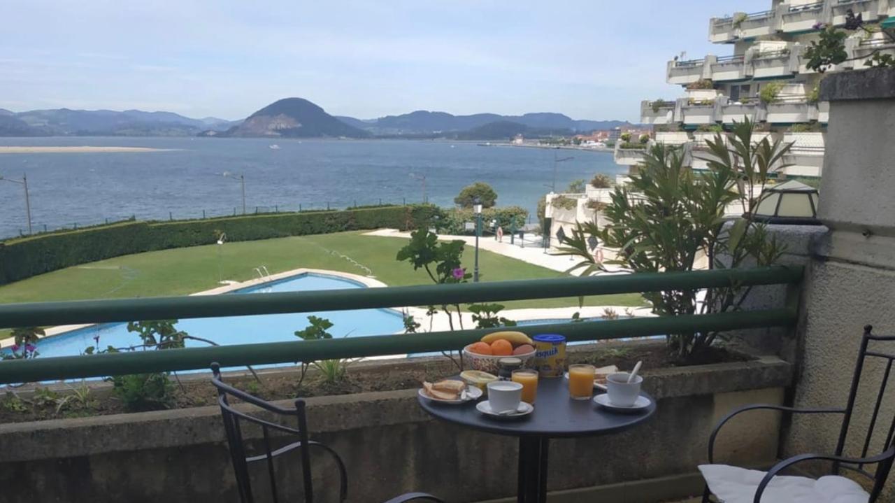 Vistamar. Primera Linea. Bahia De Santona Apartment ภายนอก รูปภาพ
